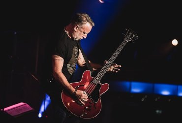 Peter Hook and the Light